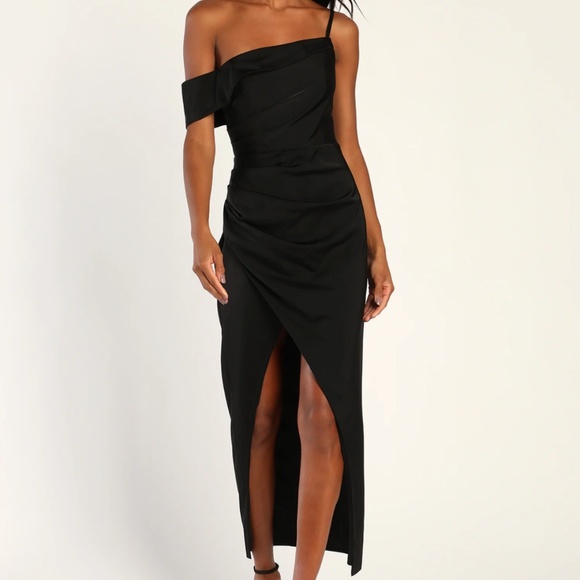 Lulus Dresses & Skirts - Lulus Black Satiny Asymmetrical Midi Dress